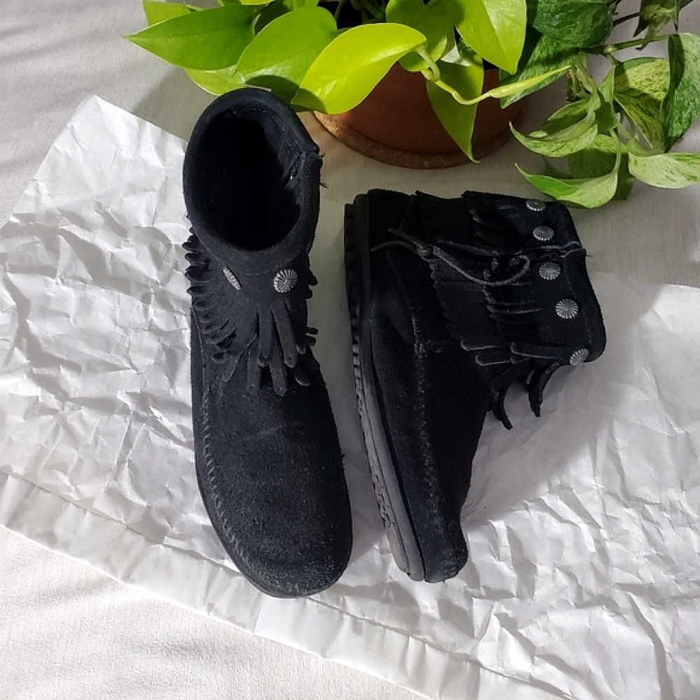 Rare Minnetonka Double Fringe Side Zip Boot